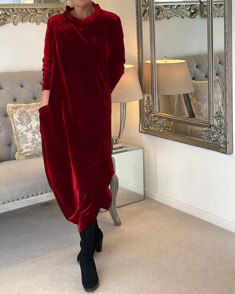 Pamela – Velvet Maxi Dress with Collar and Practical Pockets