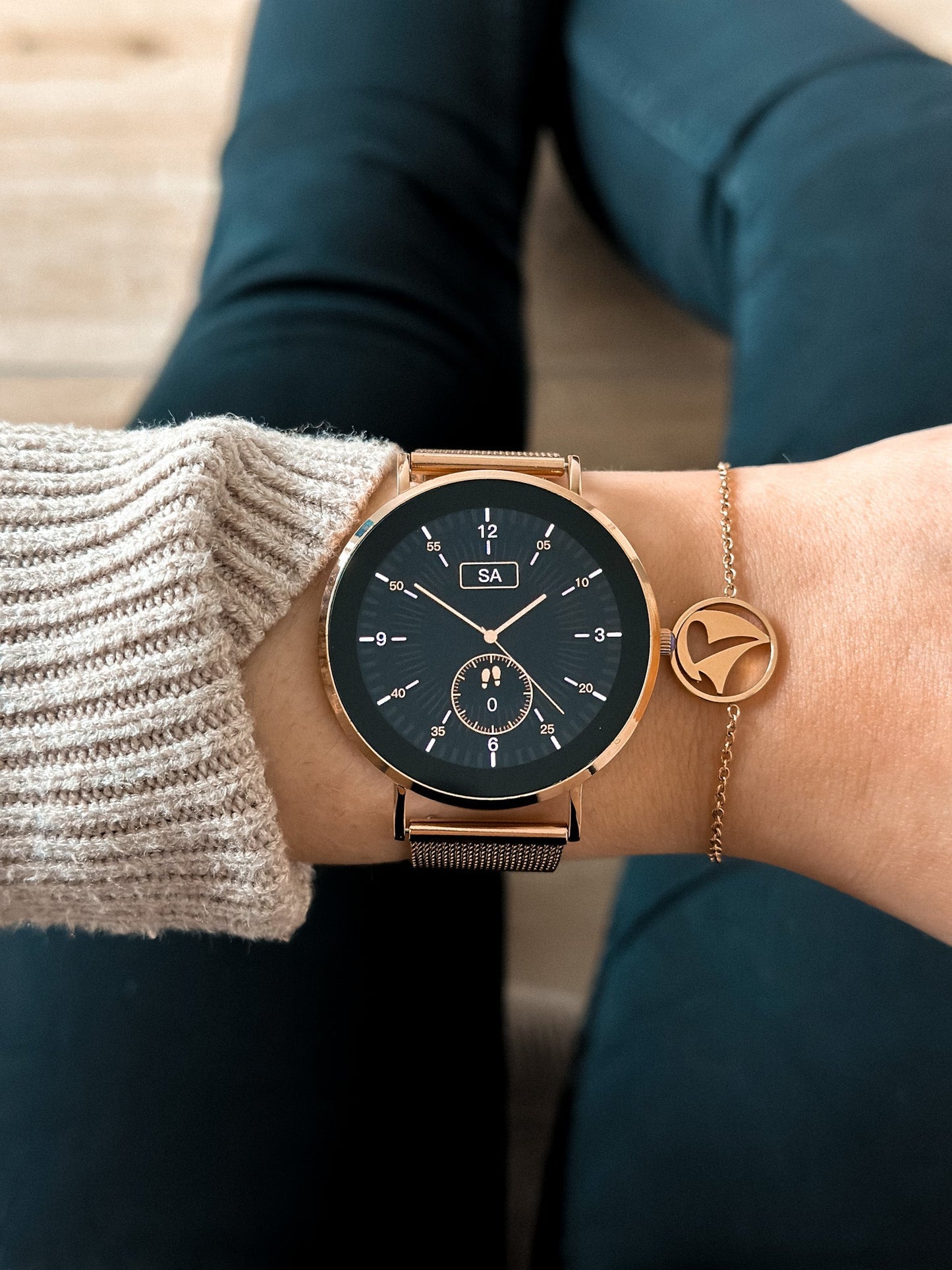 Phoebe – Women's Ultra-Thin Elegant Smartwatch