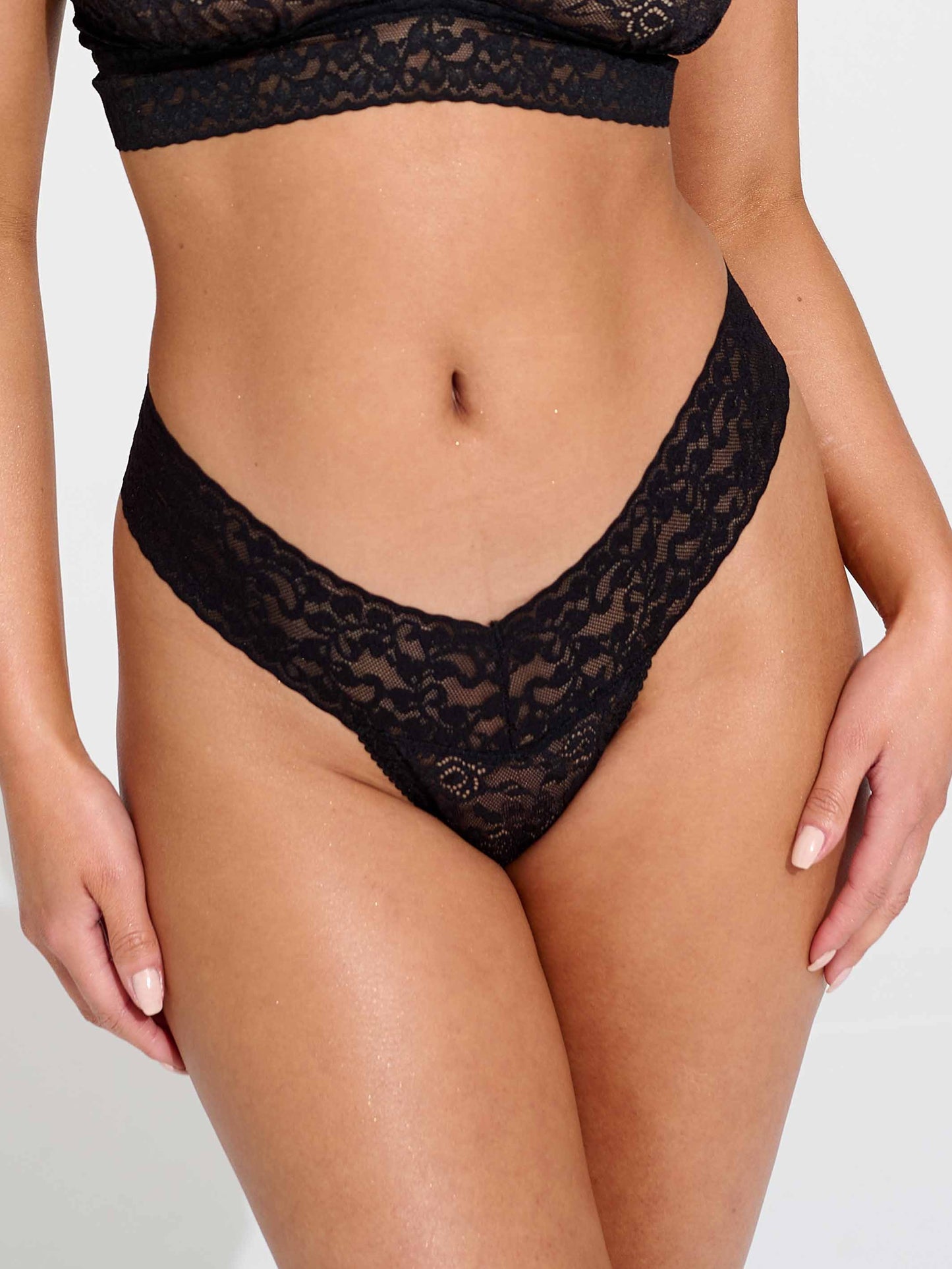 Caroline – Women's Elegant & Comfortable Lace Thong For A Delicate Look